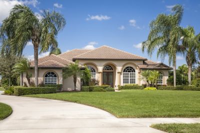 Florida home lawn beauty shot