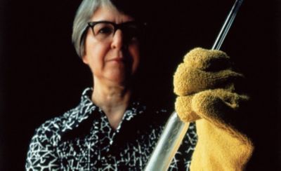 Stephanie Kwolek using tool