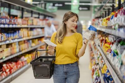 woman shopping for groceries