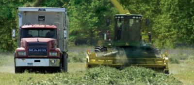 11AFT -  specjalista do kiszonek z lucerny