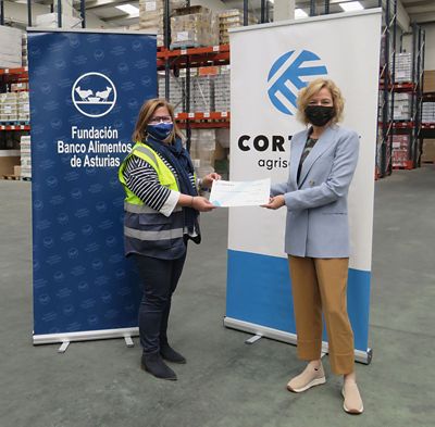 Josefa Cañadas, Vicepresidenta de Banco de Alimentos de Asturias y Susana Rebaque, Responsable del emplazamiento de Corteva Agriscience en Asturias 