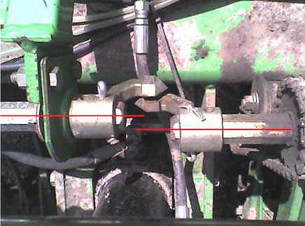 Planter shaft alignment
