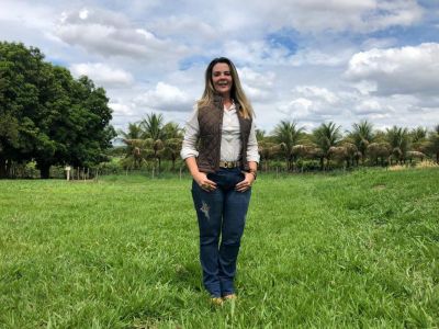 Janaína Flor de Leles, de 46 anos, “economista por profissão e pecuarista por convicção”