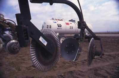 Anhydrous knife