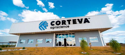 Fachada com letreiro escrito Corteva Agriscience