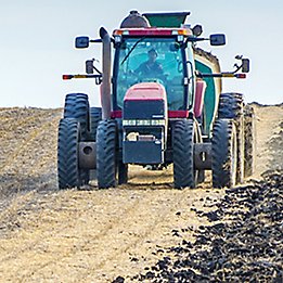 Tractor applying Instinct® II nitrogen stabilizer