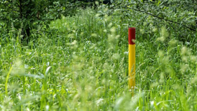 Oil and gas pipeline marker