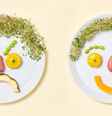 Plates with faces made with food