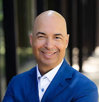 Laura Higgins Headshot