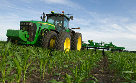 Sidedress application of anhydrous ammonia at the V5 to V6 corn growth stage. 
