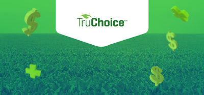 Fundo de lavoura de milho com ícones de sifrão e símbolo de adição voando sobre a foto, e acima escrito TruChoice.